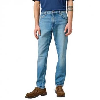 Wrangler River Free to Stretch Regular Fit 5-Pocket Jeans, Size 38, Blue