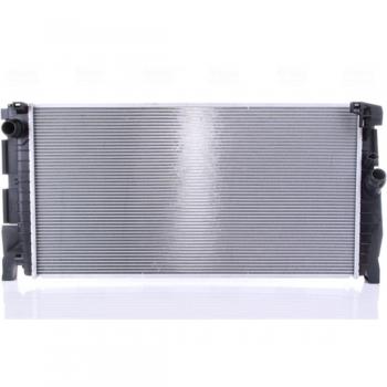 Radiador de refrigeración del motor NISSENS 606340 Schrägheck (F56)