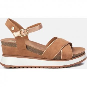 Sandalia de mujer Xti 142595 beige con hebilla
