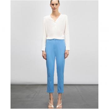 Pantalones de vestir modelo New York de crepé con botón forrado a tono