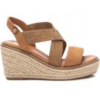 Sandalia de mujer Xti 142326 beige con hebilla
