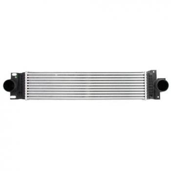 Intercooler NISSENS 961436 - Intercooler de alta eficiencia, fabricado en aluminio, diseñado para mejorar el rendimiento del motor al reducir la temperatura del aire de admisión, compatible con varios modelos de vehículos, fácil instalación, y