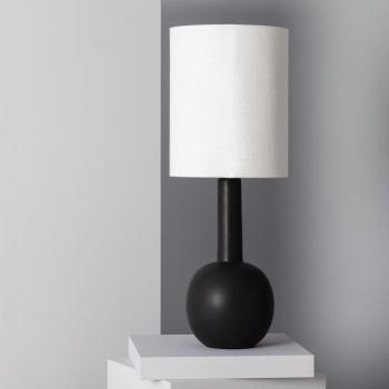 Lámpara de Mesa Guldan con Base de Porcelana y Pantalla Negra