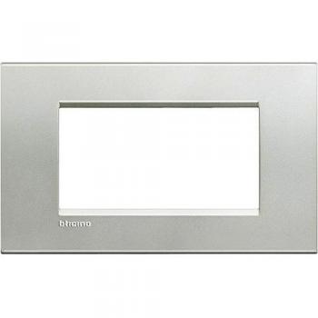 Placa embellecedora 4 módulos centrados Livinglight BTICINO color plata