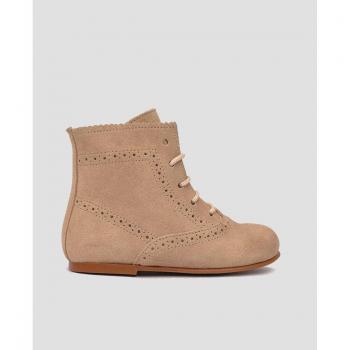 Botas de bebés en serraje camel con cierre de cordones
