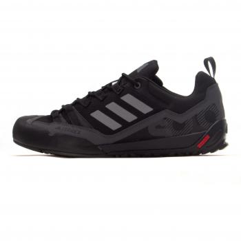 Adidas Zapatillas de Senderismo Terrex Swift Solo 2, características: diseño ligero y transpirable, suela con tracción excelente para terrenos difíciles, ajuste cómodo y seguro, tecnología de amortiguación para mayor confort en caminatas prolong