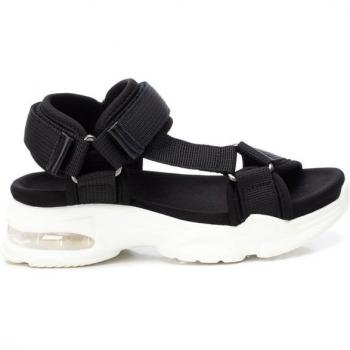 Sandalias de niña Xti 58026 en color negro con cierre adherente