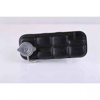 Depósito de expansión NISSENS 996193 con características de refrigerante, fabricado en material resistente, diseñado para mantener la presión del sistema de refrigeración y evitar el sobrecalentamiento del motor