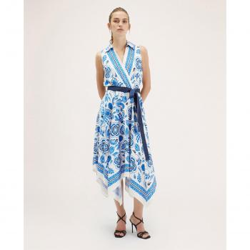 Vestido cruzado con parte inferior asimétrica y estampado fular