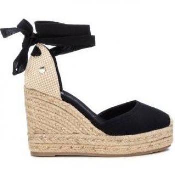Sandalias de cuña Xti 142381 Beige con cierre de cintas y plataforma de 9cm
