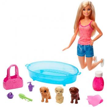 Barbie con mascotas, bañera y accesorios para el baño GDJ37