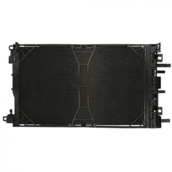 Condensador de aire acondicionado Thermotec KTT110211, alta eficiencia, diseño compacto, fácil instalación, compatible con múltiples marcas y modelos