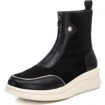 Zapatilla de Mujer XTI 143199 Negro con cremallera en el empeine y cuña de goma, Talla: 38