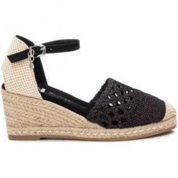 Alpargatas de cuña Xti para mujer con detalle de cierre de hebilla y plataforma de 6cm