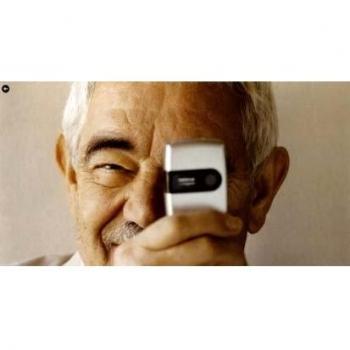 Pasqual Maragall mira
