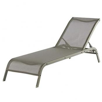 Tumbona Wellhome color cappuccino con diseño ergonómico y resistente