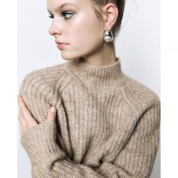 Sfera - Jersey cuello caja de mujer, tejido suave, corte regular, manga larga, cuello redondo, disponible en varios colores