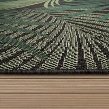 Alfombra Exterior Terraza Boho De Palmera, tipo: alfombra, características: diseño de hojas de palmera en estilo jungla floral boho chic, dimensiones 240x340 cm, color negro y verde, adecuada para salón,