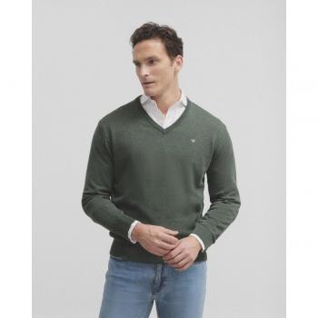 Jersey de hombre color verde con cuello pico