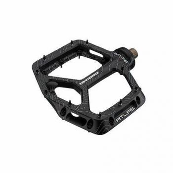 Pedales de plataforma Race Face Atlas negros con cuerpo de aluminio, superficie amplia para mayor soporte, ejes de acero forjado, rodamientos sellados y diseño ligero