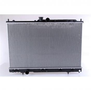 Radiador NISSENS 628972 para refrigeración del motor, tipo de radiador de aluminio, diseño de alta eficiencia, compatible con múltiples modelos de vehículos, incluye conexiones para mangueras y es fácil de instalar