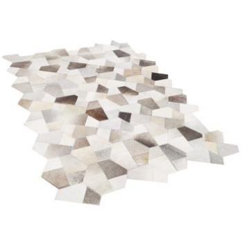 Alfombra de Piel de Vacuno Patchwork Gris y Beige 140 x 200 cm con Borde Irregular y Base de Fieltro Estilo Moderno Varto