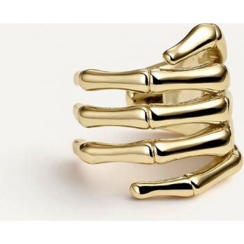 Pendiente ear cuff Give Me A Hand by Earcandy Jewelry elaborado en Plata 925 con baño de oro 18k en forma de mano