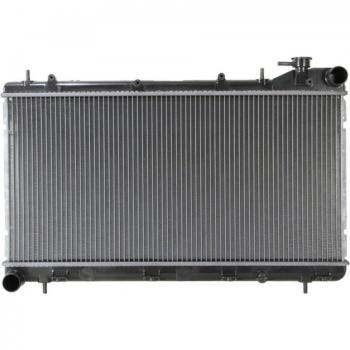 Radiador NISSENS 64185 para refrigeración del motor, compatible con múltiples modelos de vehículos, fabricado en aluminio y plástico, diseño optimizado para un mejor flujo de aire y eficiencia térmica