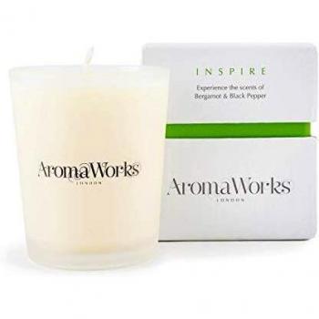 AromaWorks - Inspire Candle - Bergamota y Pimienta Negra - Cera de Soya - Aceites Esenciales - Revive y Energiza - Sin Humo - Quemadura Optima de Larga Duración - Natural y Libre de Crueldad - Pequeño - 2,64 onzas