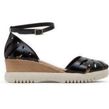 Sandalias de cuña de piel negra Ebba con cierre de hebilla y altura de 5cm