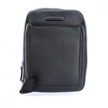 Bandolera de piel negra Piquadro Modus para iPad Mini con cremallera, 22 cm