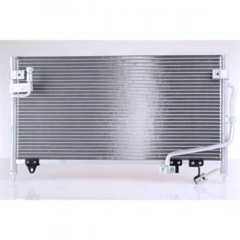 Condensador de aire acondicionado Nissens 94687, sistema de aire acondicionado para vehículos, alta eficiencia en refrigeración, fabricado con materiales de calidad, compatible con diversas marcas y modelos
