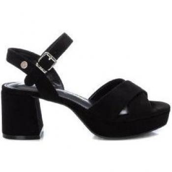 Sandalia XTI 142359 negro con tacón de 7cm y cierre de hebilla para mujer
