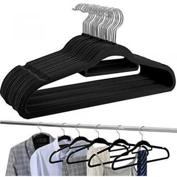 Perchas de Terciopelo, Antideslizantes, Resistentes y Ahorro de Espacio con Barra para Corbatas, Gancho Giratorio de 360° y Hombros con Muesca, Percha Estándar, Negro, Paquete De 30