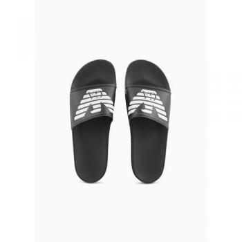 Gorro de Hombre Emporio Armani Negro GA Eagle Talla 39, Sandalias de Hombre Emporio Armani Negros Talla 39, Chanclas Unisex Emporio Armani Logo Negro Talla 39, Sliders de Goma Emporio