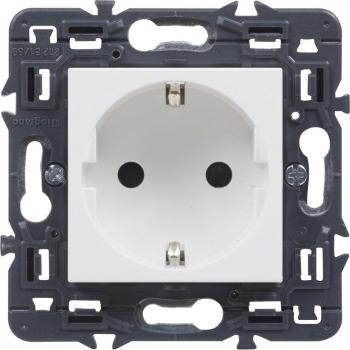 Base de Enchufe Schuko Legrand Valena Next con Toma de Tierra 2 Polos + Tierra, Color Blanco, Dimensiones 9x9x3.8 cm, Material ABS