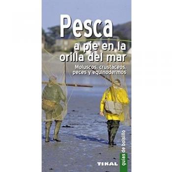 Pesca A Pie En La Orilla Del Mar