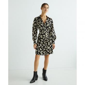 Vestido corto wrap camisero JDY con diseño envolvente, manga corta, cuello camisero y cinturón ajustable