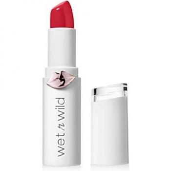 Wet n Wild MegaLast Gloss Lipstick with Moisturising Effect - Shade Strawberry Lingerie 3.3 g