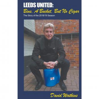 Cubo de Basura Leeds United: Diseño Exclusivo y Sin Cigarro