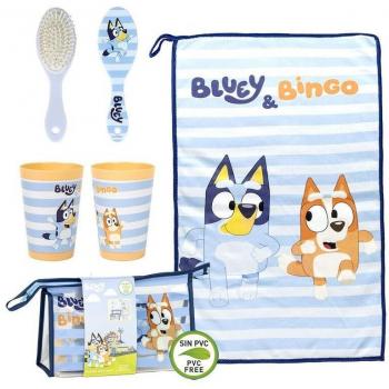 Neceser de aseo de viaje Bluey de Cerdá, incluye un diseño colorido y divertido inspirado en el personaje Bluey, fabricado en material resistente y fácil de limpiar, con compartimentos múltiples para organizar productos de higiene personal, cierre