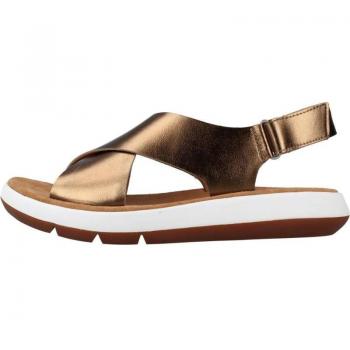 Sandalias de Mujer Clarks Jemsa Cross Oro con diseño cruzado, material sintético, plantilla acolchada, suela antideslizante y ajuste cómodo