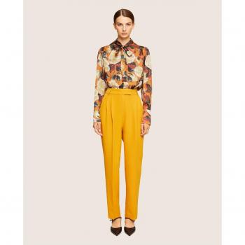 Pantalón recto de mujer con pinzas y bolsillos americanos