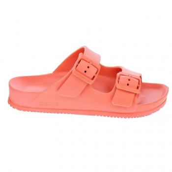 Sandalias planas de mujer en color coral con doble hebilla DUUO Bio Eva