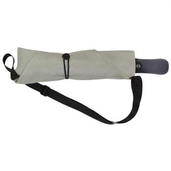 Paraguas vogue xxl de gran cobertura y plegable antiviento y acabado teflon se guarda en una practica funda estilo bandolera para llevarlo colgado gris verdoso