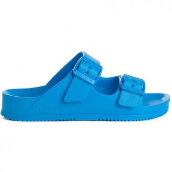 Sandalias planas de mujer DUUO en color azul celeste con doble hebilla