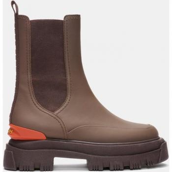 Hoff Lake Women's Chelsea Boots with Track Sole