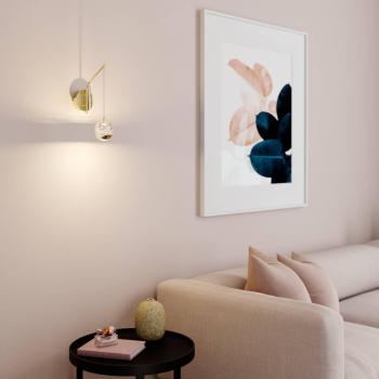 Aplique LED Hayley de Lucande con bola colgante dorada, hecho de vidrio transparente, para salón y comedor, 1 llama