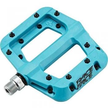 Pedales de plataforma Race Face Chester azul claro con cuerpo de nylon, eje de acero forjado, diseño ligero y superficie antideslizante