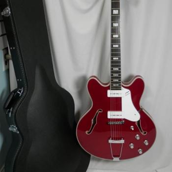 Guitarra Eléctrica Hollowbody Vox Bobcat V90 Cherry Red